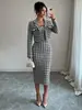 Blazer feminino transfronteiriço europeu e americano, modelo novo 2026, requintado e elegante, para festas à noite e encontros, com design acinturado
