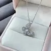 Colar de Borboleta com Pedra Olho de Gato Exquisito para Mulheres, Pingente Oco de Zircônia de Luxo Leve de Nicho, Corrente de Clavícula Versátil