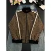 Jaqueta retro americana com padrão de espinhos e gola alta, jaqueta de beisebol masculina de design outonal, peça externa cleanfit com três listras