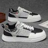Zapatos para Hombre 2026 Verano Zapatos de Malla Transpirable Malla Grande Deportivos Casuales Versátiles de Moda Zapatos de Suela Gruesa Zapatos Blancos Tenis para Hombre