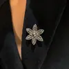 Broche Floral de Perlas con Diamantes Completos Inspirado en Chanel Estilo Francés, Broche de Diseño Lujoso, Accesorio de Traje de Gama Alta para Mujeres