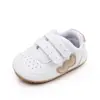 Zapatos para bebé de 0 a 1 año, primavera y otoño, zapatos deportivos para bebé para niño y niña, suela de goma, casual, zapatillas blancas pequeñas, zapatos para niño pequeño, venta al por mayor 2736