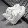 Zapatos Blancos para Niños de Edad Media y Mayores, Parte Superior de Malla y Piel Transpirable, Zapatos Blancos Campus, Zapatos Deportivos Blancos para Niños y Niñas de Primaria, Otoño/Invierno