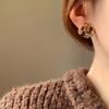 Pendientes cuadrados vintage con incrustaciones de diamantes para mujer, ligeros, lujosos, de alta gama, elegantes, para otoño e invierno, nuevos y únicos.