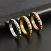 Anel Feminino Rotativo Estreito de Aço Titânio com Diamante Piramidal, Moda Simples, Joia de Estilo de Luxo, Anel Elegante Feminino