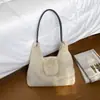 Bolso de felpa para mujer, nueva moda de otoño 2026, bolso de hombro de moda para llevar debajo del brazo, bolsa de mano tipo tote de gran capacidad para el día a día