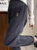 Calça de maternidade para outono e inverno, forrada com fleece, com suporte para a barriga, quente, casual, solta, plus size, estilo jogger, para mulheres baixinhas