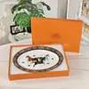 Prato de Peixe Série Ouge Aijia, Carroça de Cavalo da Floresta Tropical Corrente de Ferro Marca H Hotel Uso Doméstico Prato de Porcelana