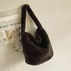 Bolsa Esponjosa Bolsa Tote de Gran Capacidad Bolsa de Felpa Nuevo Estilo Otoño/Invierno 2026 Piel de Felpa Estampado de Leopardo Bolso de Hombro Único Bolso Cubo de Moda