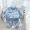 Roupa de Outono e Inverno para Crianças: Conjunto de Pijama Dupla Face Espesso Quente Estiloso para Casa de Duas Peças para Meninos e Meninas em Fleece Coral