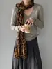 Camiseta Base de Punto Fino para Mujer Jiang Chi Otoño Temprano, Cuello en V Suave y Elegante, Color Sólido Ajustada con Bordes Enrollados, Suéter Delgado 218