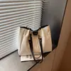 Bolsa de Gran Capacidad para Mujer Verano Versátil 2026 Nueva de Moda Bolso de Hombro Único Popular Este Año Para Clase Viajes Bolso Tote