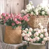 Al por mayor en stock 9 rosas de simulación ramo falso individual decoración de boda europea sala de estar flores de simulación de alta gama transfronterizas