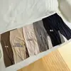 Duas Máscaras Faciais Longas, Finas, Elásticas, Sedosas e com Proteção Solar e Leggings de Nove Pontos para Mulheres para Primavera/Verão 2026, Adequadas para Roupas de Exterior