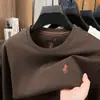 Moletom gola careca de algodão de fibra longa de Xinjiang para homens, nova moda outono 2026 marca da moda camiseta de manga comprida com logo de pônei bordado para homens
