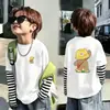 Ropa nueva de otoño para niños: Camiseta de manga larga 100% algodón puro para niños mayores, diseño holgado con base de camiseta de patchwork a rayas