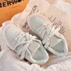 Zapatillas para mujer, nueva colección otoño 2026, zapatillas blancas populares, mocasines versátiles de suela gruesa, zapatos deportivos casuales