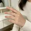 Anillo de perlas naturales de alta gama francesa, lujo ligero, moda simple, personalidad, hecho a mano con cuentas, ajuste elástico