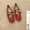2026 Nuevos Zapatos Planos Mary Janes Rojos con Tira Cruzada Francesa Zapatos Individuales para Mujer Boca Baja Estilo Hada Nocturna Zapatos de Ballet
