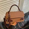 Bolso Pequeño Cuadrado Nuevo Otoño 2026 Retro Sensación de Alta Gama Bolso de Hombro Único Versátil Moda para Viajes Cotidianos Bolso Cruzado