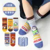 Nuevos calcetines de suelo antideslizantes para niños, calcetines de otoño de dibujos animados hasta la pantorrilla, calcetines para niños, calcetines de algodón punteados Clase A, transfronterizos