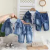 Conjunto Casual de Tres Piezas para Niños 2025 Nueva Moda Camisa de Mezclilla de Manga Larga Ropa Elegante de Otoño para Bebé Tendencia