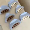 Pinza para el pelo de pinza de agarre de color contrastante estilo Luli azul marrón Pinza para el pelo triangular combinable para todo tipo de cabello Pinza de tiburón para el pelo Pinza para el pelo geométrica Accesorios para el pelo
