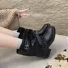 Botas de estilo nicho, botas apiladas retro Maillard para mujer, botas de cuero suave con pliegues hasta la mitad de la pantorrilla, tacón grueso, botas cortas de moda a la moda