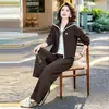 Roupa de outono para mães jovens: conjunto esportivo casual que reduz a idade, conjunto de duas peças, roupas para mulheres de meia-idade e idosas, agasalho para primavera e outono com um toque sofisticado