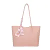 Nova bolsa tote versátil de moda Yuezhi para o início do outono, bolsa de mão para o trabalho, bolsa de ombro de alta qualidade, bolsa estilosa