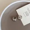 Brincos de Luxo Leve Estilo Francês com Toque de Alto Padrão para Mulheres Gota d'Água Estilo Coreano Brincos de Nicho Versátil Fivela de Orelha Distintiva Clipe de Orelha com Design de Meia-Lua