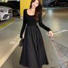 Vestido Preto Estilo Hepburn Nova Coleção Primavera 2025 Manga Longa Cintura Marcada Saia Evasê Vestido Preto Pequeno Fashion e Versátil para Mulheres
