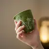Mandarin Verde Pequeno Vidrado em Rocha Pintado à Mão com Acabamento Dourado Bambu Cerâmica Moldado à Mão Gong Dao Bei Mar de Chá Casa Separador de Chá Conjunto de Chá Gongfu
