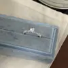 Anillo Minimalista de Encaje con Forma de Corazón de Nuevo Estilo de Gama Alta para Mujer, Anillo Abierto de Zirconia Súper Brillante con Perla de Lujo Ligero para Mujer
