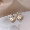 Brincos Elegantes de Pérola Estilo Coreano Cao Shi para Mulheres, Design Triangular Simples Normcore, Joias Elegantes para Mulheres que Trabalham