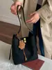 Cesta de Verduras de Gran Capacidad Bolso Cubo Súper Popular para Mujer 2025 Nuevo Bolso de Hombro Tote de Gama Alta para el Trabajo y los Viajes