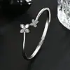 Pulsera de Mano Personalizada de Zirconia Micro-Pavé con Electrochapado de Oro Real para Mujer, Pulsera de Uñas de Mariposa con Letra H de Alta Gama, Pulsera de Lujo Accesible