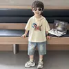 0690 Traje de Verano de Manga Corta para Niños 2026 Nuevo Conjunto de Dos Piezas de Shorts de Mezclilla de Verano Ropa Moderna Estilo Coreano para Niños