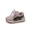 Tênis infantis de velcro, novos sapatos de bebê para primavera e outono, sapatos para bebês e crianças pequenas, tênis de caminhada para meninas, tênis de treino alemães com cadarço
