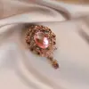 Broche Borboleta de Vidro de Luxo de Alto Padrão Transfronteiriço, Cristal Retro Incrustado com Diamantes, Elegante e Estiloso Broche para Blazer de Terno para Mulheres