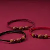 Pulsera de Hilo Rojo Tejida a Mano con Nube Auspiciosa de Madera de Durazno, Amuleto Unisex para el Año de su Zodíaco, Regalo Estilo Tendencia Nacional