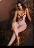 Lingerie sexy europeia e americana com suspensórios e cavalo aberto, com laços e flores, roupas de rede e meias sedutoras e atraentes para mulheres