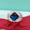 Anillo de circonita azul y verde con incrustaciones de diamante cuadrado de temperamento abierto, moderno anillo de diamantes de imitación de turmalina color esmeralda para hombre.