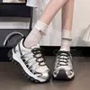 Tênis Chunky Respirável para Caminhada Estilo Dad Feminino 2026 com Cadarço Versátil Casual para Pessoas Baixas Tênis Esportivo Casual de Malha