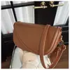 Bolso cruzado de color liso simple transfronterizo para mujer, nuevo bolso cruzado de moda retro casual de tendencia 2026, elegante bolso de hombro