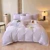 Conjunto de Cama de Quatro Peças em Veludo Leite Dupla Face, Relevo Fosco Total Inverno Classe A, Grau Materno e Infantil, Estilo Lençol Espesso e Quente