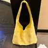 Bolso de Hombro Grande de Capacidad Única Nueva Primavera 2026, Estilo Coreano Dulce Bordado con Lazo Plisado Versátil Bolso de Viaje para Mujer