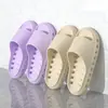 Pantuflas de baño, verano EVA secado rápido, diseño hueco, pantuflas de ducha para interior para hombre, antideslizantes, suela gruesa, pantuflas de pareja