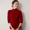 Suéter de luxo 100% cashmere de alta qualidade e leve para mulheres, com gola alta discreta, mangas de três quartos, corte justo e design de malha sem costura em peça única, perfeito como camada base
