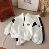 Conjunto de Duas Peças Color Block com Zíper Meio Aberto para Crianças, Coleção Nova Primavera e Outono, Casual, Confortável, Estiloso, Caimento Solto, Novo Conjunto de Duas Peças